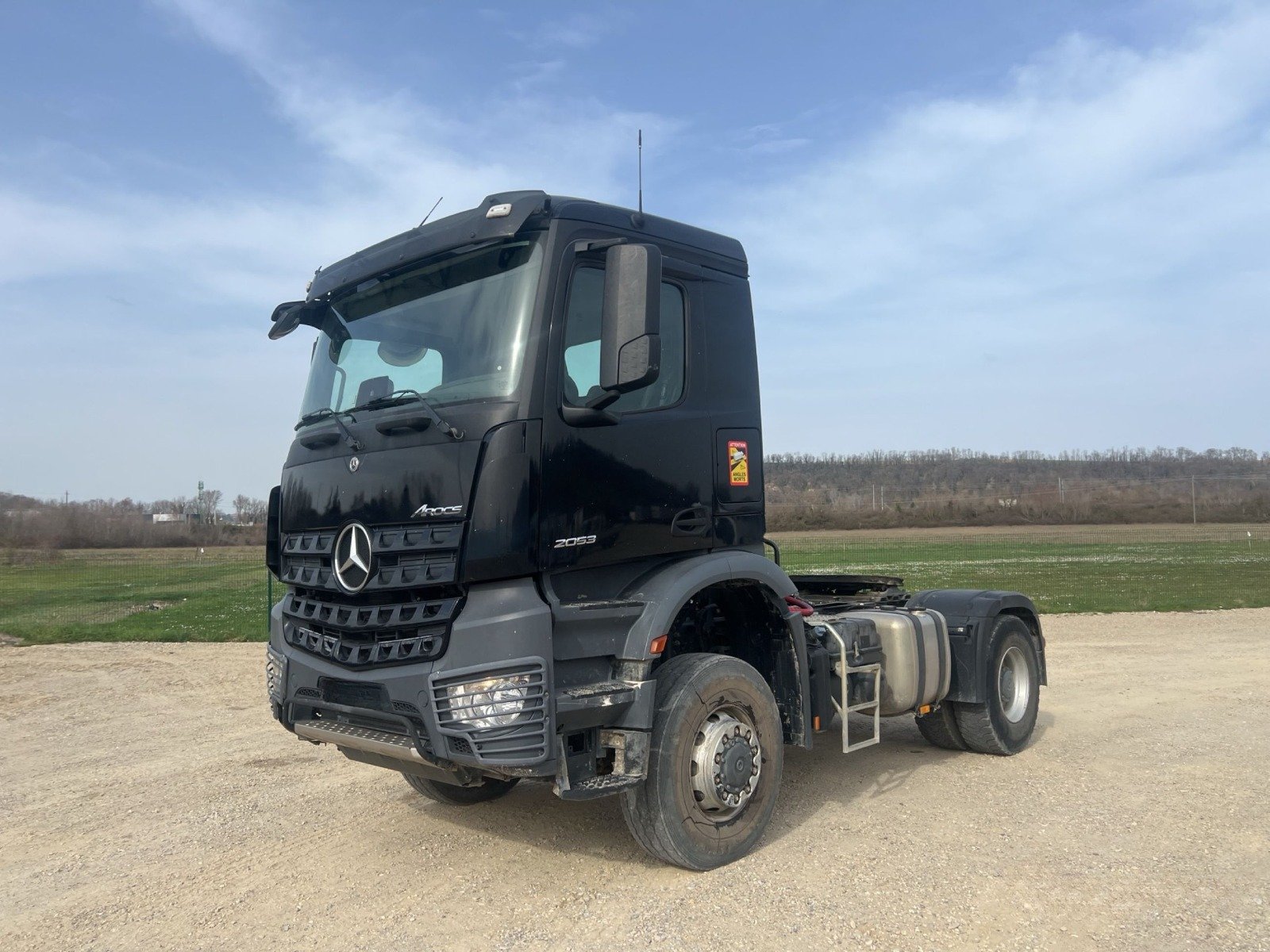 Mercedes-Benz Arocs 2053 vue 1